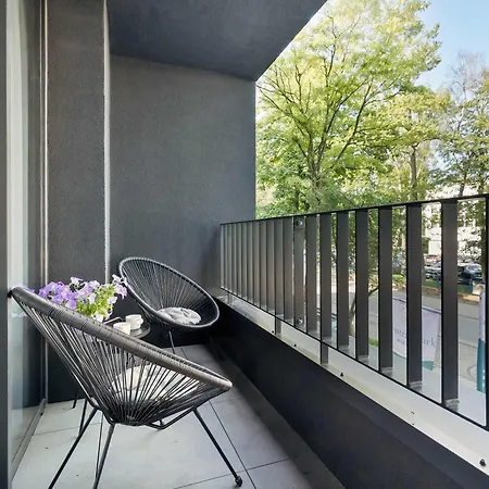 Klimatyzowany W Mielnie Z Parkingiem Blisko Plazy I Jeziora By Renters Apartment *